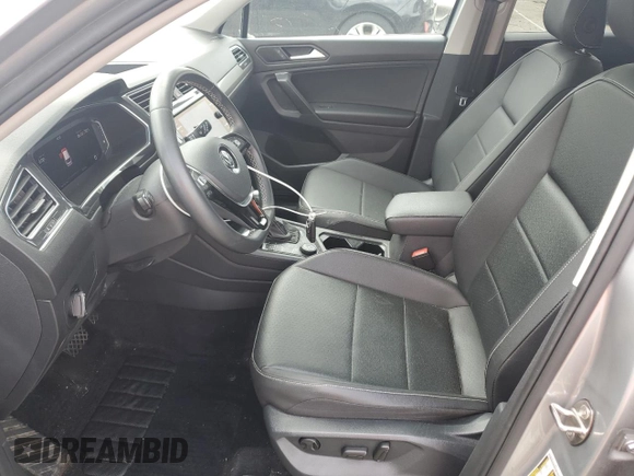 2021 Volkswagen Tiguan SE z VIN 3VV2B7AX3MM114439, wystawiony jako Copart lot #50676655 z przebiegiem 34 703 mil mil oraz Szkoda całkowita • Salvage title. Historia ofert i sprzedaży dostępna na DreamBid. Obrazek 7.