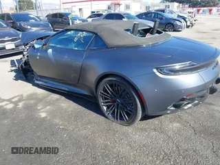 2024 Aston Martin DB12 z VIN SCFRMFGWXRGM13607, wystawiony jako IAAI lot #41380304 z przebiegiem Nie podano mil oraz . Historia ofert i sprzedaży dostępna na DreamBid. Obrazek 3.