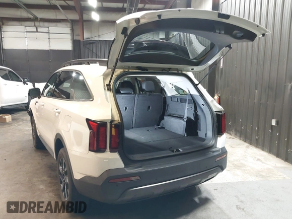 2022 Kia Sorento X-Line S z VIN 5XYRLDLC9NG118254, wystawiony jako IAAI lot #42109168 z przebiegiem 28 547 mil mil oraz . Historia ofert i sprzedaży dostępna na DreamBid. Obrazek 3.