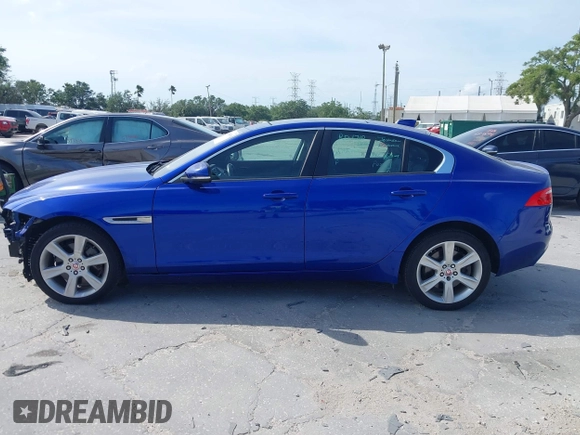 2018 Jaguar XE 25t Premium with VIN SAJAD4FX7JCP24113, listed as a IAAI auction lot 41984954 with 91,318 mi miles. Bid and sale history available at carsss.com. Image 14.