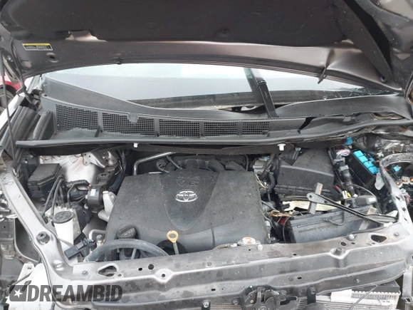2019 Toyota Sienna XLE Auto Access Seat with VIN 5TDYZ3DC7KS994001, listed as a IAAI auction lot 41145968 with 14,024 mi miles. Bid and sale history available at carsss.com. Image 10.