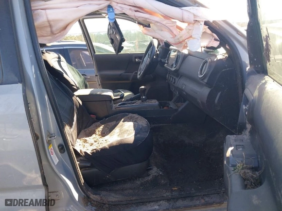 2019 Toyota Tacoma 4WD SR with VIN 3TMCZ5AN5KM199346, listed as a IAAI auction lot 41678090 with 1 mi miles. Bid and sale history available at carsss.com. Image 5.