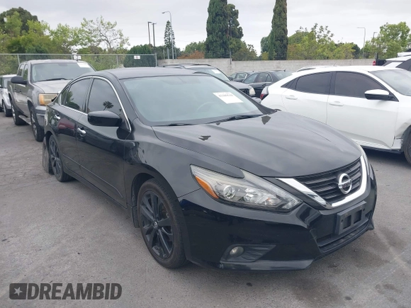 2017 Nissan Altima SV z VIN 1N4AL3AP7HC218462, wystawiony jako IAAI lot #42189510 z przebiegiem 98 426 mil mil oraz . Historia ofert i sprzedaży dostępna na DreamBid. Obrazek 1.
