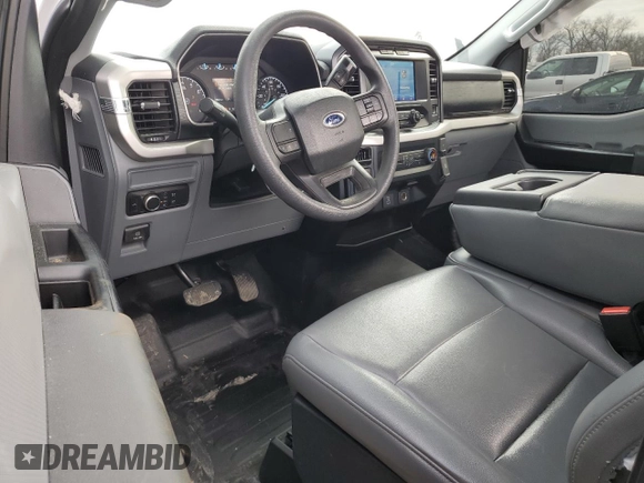 2021 Ford F-150 XL with VIN 1FTMF1C55MKD03072, listed as a Copart auction lot 43359025 with 73,650 mi miles and Salvage title. Bid and sale history available at DreamBid. Image 8.