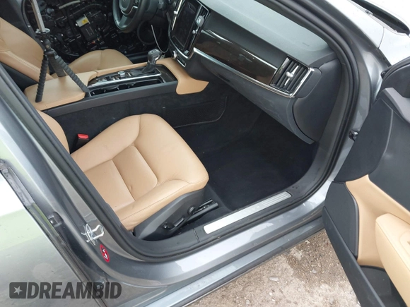 2018 Volvo S90 Momentum z VIN LVY982AK1JP025728, wystawiony jako IAAI lot #41930159 z przebiegiem 80 056 mil mil oraz . Historia ofert i sprzedaży dostępna na DreamBid. Obrazek 5.
