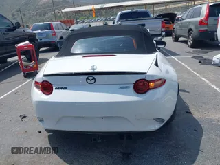 2016 Mazda MX-5 Miata Club z VIN JM1NDAC75G0113400, wystawiony jako IAAI lot #42143080 z przebiegiem 48 579 mil mil oraz . Historia ofert i sprzedaży dostępna na DreamBid. Obrazek 16.