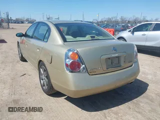 2002 Nissan Altima S with VIN 1N4AL11D62C154514, listed as a IAAI auction lot 41991610 with 175,742 mi miles. Bid and sale history available at carsss.com. Image 3.