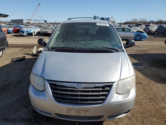 2007 Chrysler Town & Country LWB Touring with VIN 2A4GP54L37R350325, listed as a Copart auction lot 45010585 with 145,195 mi miles and Salvage Title. Bid and sale history available at carsss.com. Image 5.