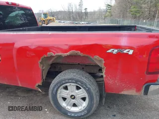 2007 Chevrolet Silverado 1500 1LT with VIN 1GCEK14067Z538823, listed as a IAAI auction lot 41996239 with 175,901 mi miles and . Bid and sale history available at DreamBid. Image 6.