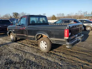 1990 Ford F-150 "S" with VIN 1FTDF15YXLNB40987, listed as a Copart auction lot 43691595 with 33,397 mi miles and Salvage Title. Bid and sale history available at carsss.com. Image 2.