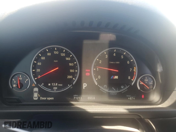 2014 BMW M5 z VIN WBSFV9C52ED593005, wystawiony jako Copart lot #49054395 z przebiegiem 71 213 mil mil oraz Szkoda całkowita • Salvage title. Historia ofert i sprzedaży dostępna na DreamBid. Obrazek 9.