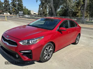 2021 Kia Forte LXS z VIN 3KPF24AD6ME359525, wystawiony jako Copart lot #61786145 z przebiegiem 86 508 mil mil oraz Szkoda całkowita • Salvage title. Historia ofert i sprzedaży dostępna na DreamBid. Obrazek 2.