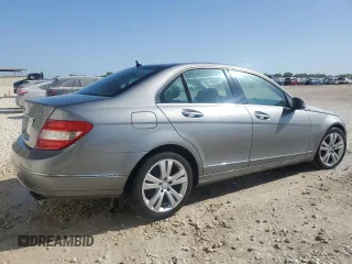 2011 Mercedes-Benz C 300 Sport z VIN WDDGF8BB9BR168783, wystawiony jako Copart lot #52319895 z przebiegiem 120 366 mil mil oraz Tytuł czysty. Historia ofert i sprzedaży dostępna na DreamBid. Obrazek 3.