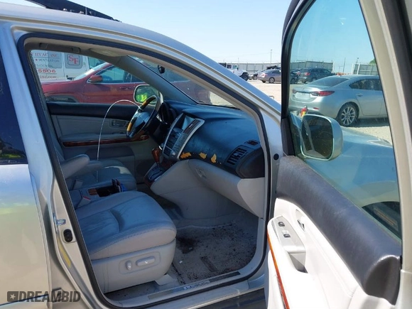 2004 Lexus RX 330 with VIN 2T2GA31U64C001353, listed as a IAAI auction lot 41910882 with 137,275 mi miles. Bid and sale history available at carsss.com. Image 5.