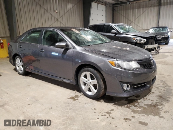 2014 Toyota Camry L with VIN 4T1BF1FK0EU325796, listed as a Copart auction lot 56192885 with 104,627 mi miles and Clean Title. Bid and sale history available at DreamBid. Image 4.