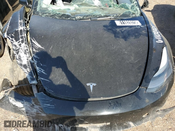 2023 Tesla Model 3 z VIN 5YJ3E1EA2PF460035, wystawiony jako Copart lot #61102025 z przebiegiem Nie podano mil oraz Szkoda całkowita • Salvage title. Historia ofert i sprzedaży dostępna na DreamBid. Obrazek 11.