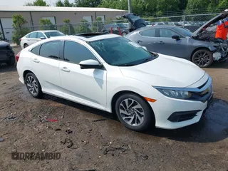 2018 Honda Civic EX с VIN 2HGFC2F79JH532184, выставлен на аукционе IAAI как лот 42404922 с пробегом 54 216 миль миль и . История ставок и продаж доступна на DreamBid. Изображение 1.