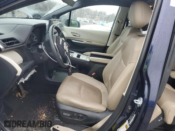 2021 Toyota Sienna Limited with VIN 5TDZRKEC9MS021251, listed as a Copart auction lot 85476524 with 133,263 mi miles and Salvage Title. Bid and sale history available at carsss.com. Image 7.