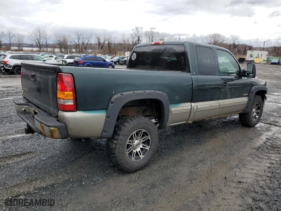 2002 Chevrolet Silverado 1500 LT with VIN 2GCEK19T721290666, listed as a Copart auction lot 48002255 with 220,193 mi miles and Clean Title. Bid and sale history available at carsss.com. Image 3.