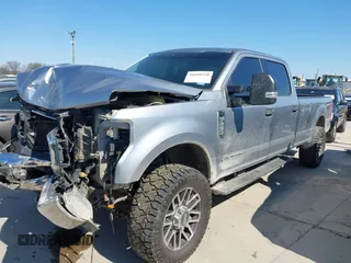 2020 Ford F-250 XL z VIN 1FT7W2BT7LED05048, wystawiony jako IAAI lot #41609250 z przebiegiem 134 575 mil mil oraz . Historia ofert i sprzedaży dostępna na DreamBid. Obrazek 2.