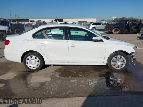 2013 Volkswagen Jetta SE with VIN 3VWDX7AJ1DM367499, listed as a IAAI auction lot 41762284 with 120,554 mi miles and . Bid and sale history available at DreamBid. Image 14.
