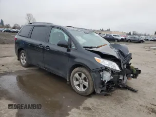 2017 Toyota Sienna LE Auto Access Seat with VIN 5TDKZ3DCXHS787133, listed as a Copart auction lot 88275855 with 41,585 mi miles and Salvage Title. Bid and sale history available at carsss.com. Image 4.