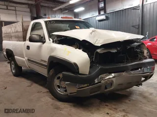 2004 Chevrolet Silverado 2500HD Work Truck with VIN 1GCHK24U24E141098, listed as a IAAI auction lot 41781175 with 40,772 mi miles. Bid and sale history available at carsss.com. Image 1.
