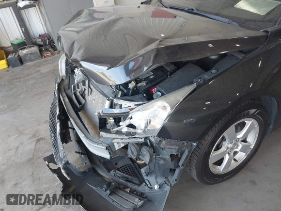 2014 Chevrolet Cruze 1LT z VIN 1G1PC5SB0E7383723, wystawiony jako IAAI lot #42251787 z przebiegiem 129 366 mil mil oraz . Historia ofert i sprzedaży dostępna na DreamBid. Obrazek 6.