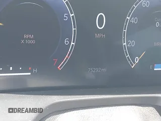 2023 Jeep Grand Cherokee Limited z VIN 1C4RJGBG1PC587289, wystawiony jako IAAI lot #42496587 z przebiegiem 75 292 mil mil oraz . Historia ofert i sprzedaży dostępna na DreamBid. Obrazek 15.