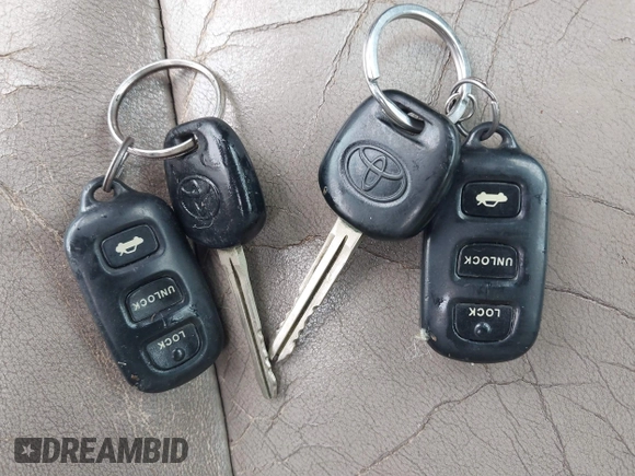 2002 Toyota Camry LE z VIN 4T1BE32K52U086150, wystawiony jako IAAI lot #42126685 z przebiegiem 175 212 mil mil oraz . Historia ofert i sprzedaży dostępna na DreamBid. Obrazek 11.