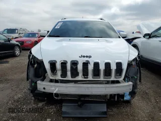 2017 Jeep Cherokee Latitude with VIN 1C4PJMCS7HW646984, listed as a Copart auction lot 51919855 with 110,273 mi miles and Salvage Title. Bid and sale history available at carsss.com. Image 5.