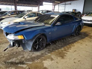 2000 Ford Mustang GT with VIN 1FAFP42X5YF115568, listed as a Copart auction lot 84767994 with 185,351 mi miles and Salvage Title. Bid and sale history available at carsss.com. Image 1.