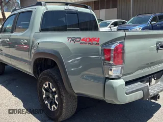 2023 Toyota Tacoma SR5 z VIN 3TMAZ5CN3PM210839, wystawiony jako Copart lot #56557005 z przebiegiem 17 767 mil mil oraz Czysty tytuł • Clean title. Historia ofert i sprzedaży dostępna na DreamBid. Obrazek 3.