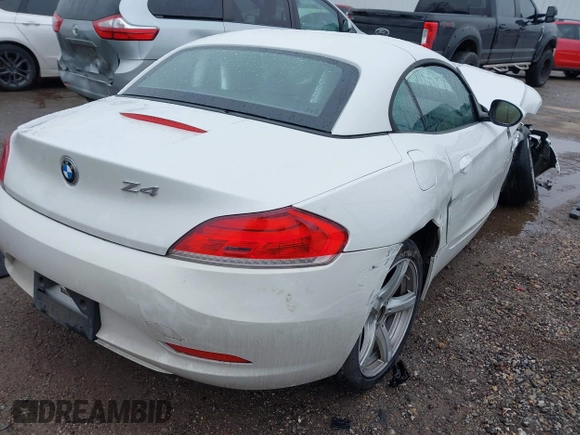 2015 BMW Z4 sDrive28i with VIN WBALL5C59FP557690, listed as a IAAI auction lot 41453980 with 78,641 mi miles. Bid and sale history available at carsss.com. Image 4.