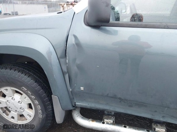 2006 GMC Canyon SLT with VIN 1GTDT136668295937, listed as a IAAI auction lot 41127322 with 214,995 mi miles. Bid and sale history available at carsss.com. Image 6.