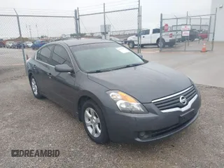 2008 Nissan Altima 2.5 with VIN 1N4AL21E18N536705, listed as a IAAI auction lot 41965407 with 270,072 mi miles. Bid and sale history available at carsss.com. Image 1.