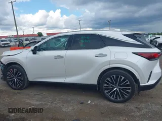 2024 Lexus RX 350 z VIN 2T2BAMBA4RC028661, wystawiony jako IAAI lot #42252708 z przebiegiem 19 141 mil mil oraz . Historia ofert i sprzedaży dostępna na DreamBid. Obrazek 14.
