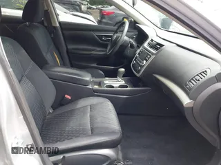 2017 Nissan Altima SR z VIN 1N4AL3AP9HC488843, wystawiony jako IAAI lot #42314162 z przebiegiem 71 713 mil mil oraz . Historia ofert i sprzedaży dostępna na DreamBid. Obrazek 5.