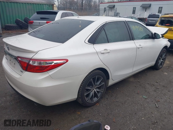 2016 Toyota Camry XSE with VIN 4T1BK1FK2GU571473, listed as a IAAI auction lot 41095181 with 63,677 mi miles. Bid and sale history available at carsss.com. Image 4.