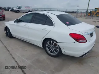 2018 Mercedes-Benz C 300 with VIN 55SWF4JB0JU252994, listed as a IAAI auction lot 42113897 with 72,533 mi miles and . Bid and sale history available at DreamBid. Image 3.