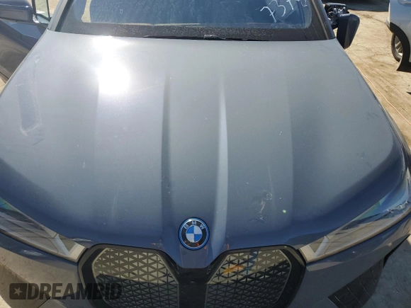 2022 BMW iX xDrive50 with VIN WB523CF08NCK67378, listed as a Copart auction lot 42077724 with 13,948 mi miles. Bid and sale history available at carsss.com. Image 13.