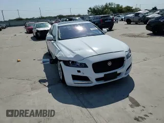 2019 Jaguar XF 25t Premium with VIN SAJBD4FX4KCY79434, listed as a Copart auction lot 74850564 with 32,337 mi miles and Salvage Title. Bid and sale history available at carsss.com. Image 11.