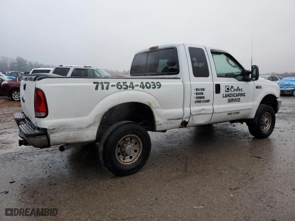 2003 Ford Super Duty F-350 SRW XL with VIN 1FTSX31L23EB82290, listed as a Copart auction lot 81632924 with 323,381 mi miles and Salvage Title. Bid and sale history available at carsss.com. Image 3.