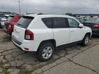 2016 Jeep Compass Latitude with VIN 1C4NJCEA2GD735023, listed as a Copart auction lot 60647035 with 178,952 mi miles and Clean title. Bid and sale history available at DreamBid. Image 3.
