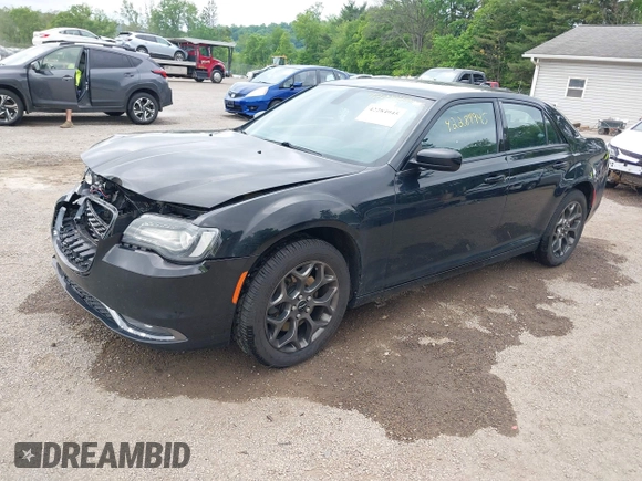 2015 Chrysler 300 S z VIN 2C3CCAGG1FH923044, wystawiony jako IAAI lot #42284945 z przebiegiem 132 681 mil mil oraz . Historia ofert i sprzedaży dostępna na DreamBid. Obrazek 17.