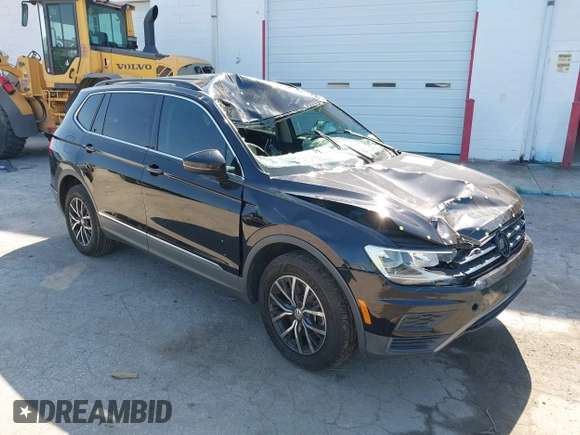 2020 Volkswagen Tiguan SE z VIN 3VV3B7AX7LM035567, wystawiony jako IAAI lot #42316223 z przebiegiem 64 730 mil mil oraz . Historia ofert i sprzedaży dostępna na DreamBid. Obrazek 1.