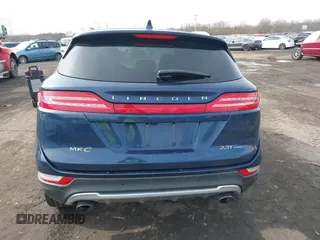 2017 Lincoln MKC Reserve z VIN 5LMTJ3DH0HUL70096, wystawiony jako IAAI lot #41621892 z przebiegiem 115 071 mil mil oraz . Historia ofert i sprzedaży dostępna na DreamBid. Obrazek 16.