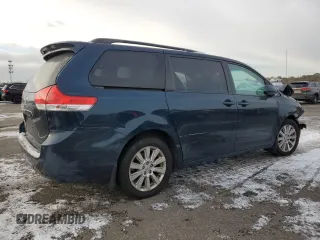 2011 Toyota Sienna XLE z VIN 5TDDK3DC2BS023443, wystawiony jako Copart lot #88552205 z przebiegiem Nie podano mil oraz Nie do naprawy • Non repairable. Historia ofert i sprzedaży dostępna na DreamBid. Obrazek 3.