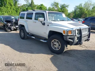 2006 Hummer H3 with VIN 5GTDN136X68140150, listed as a IAAI auction lot 42179537 with 199,593 mi miles. Bid and sale history available at carsss.com. Image 1.