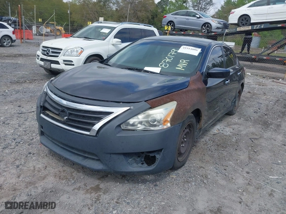 2015 Nissan Altima 2.5 with VIN 1N4AL3AP4FN870179, listed as a IAAI auction lot 41914006 with 227,935 mi miles. Bid and sale history available at carsss.com. Image 2.